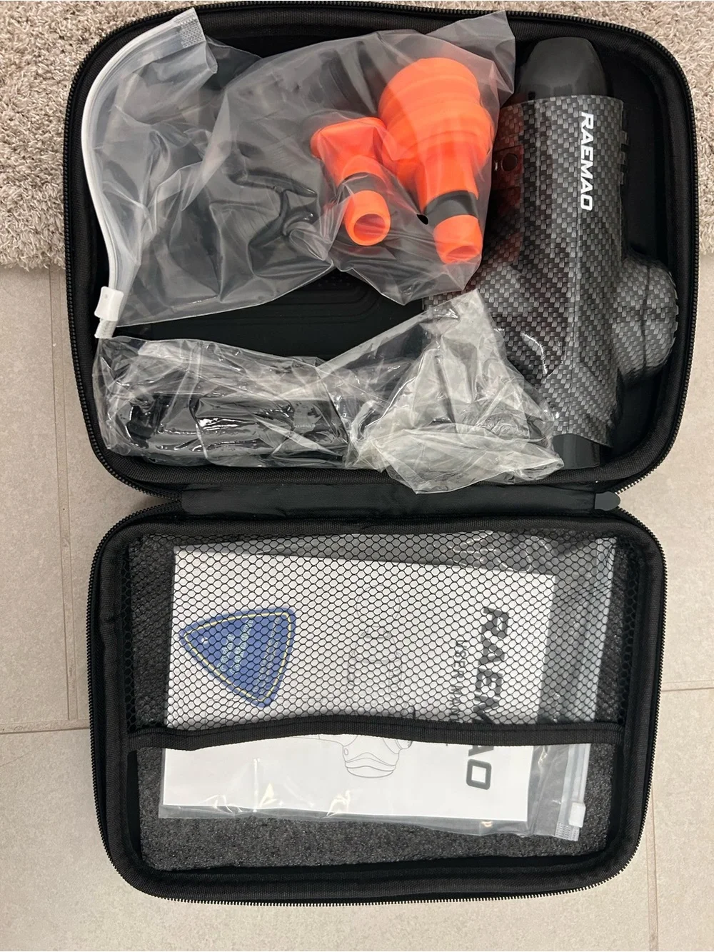 NWOT RAEMAO X6 Carbon Fiber Deep Tissue Massage Gun & Case w/Attachments